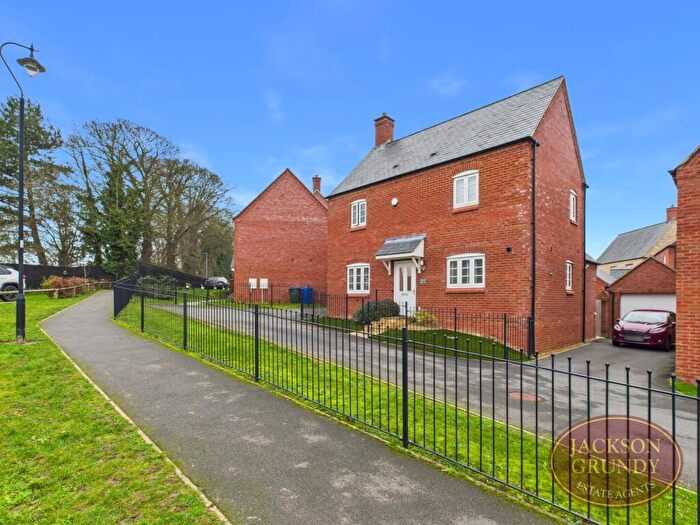 3 Bedroom Detached House For Sale In Pianoforte Road, Roade, NN7