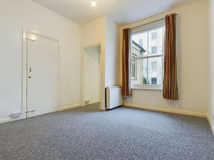 1 Bedroom Flat For Sale In Lansdowne Street, Hove, BN3