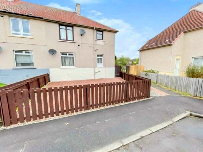 2 Bedroom Ground Flat For Sale In Dundonald Park, Cardenden, Lochgelly, KY5