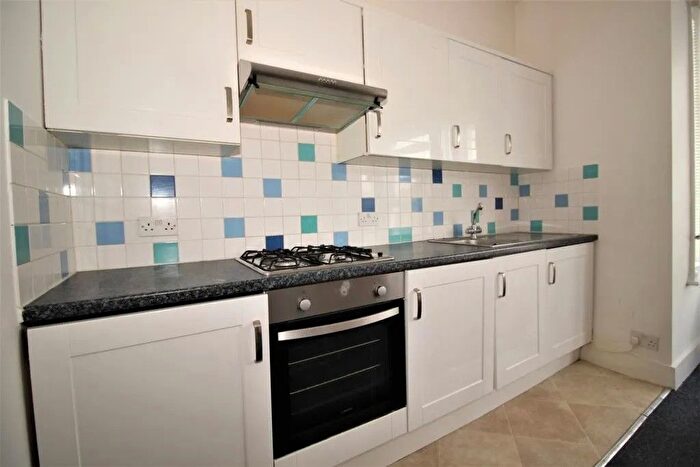 3 Bedroom Flat To Rent In Greenhill Road, Harlesden, NW10