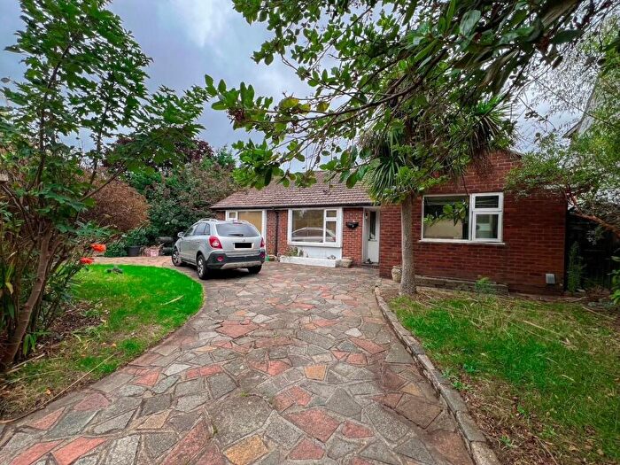 3 Bedroom Detached House For Sale In Walton Road, West Molesey, KT8