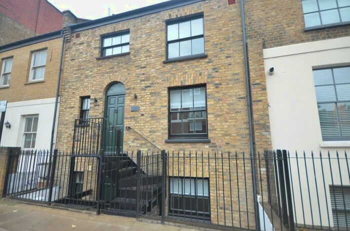 4 Bedroom Town House To Rent In Globe Road, London, E2