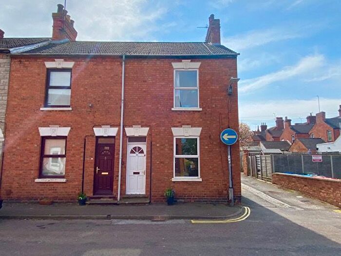 4 Bedroom Property To Rent In Buckingham Street, Wolverton, Milton Keynes, MK12