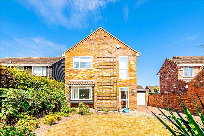 4 Bedroom Detached House For Sale In Brownlow Avenue, Edlesborough, Buckinghamshire, LU6