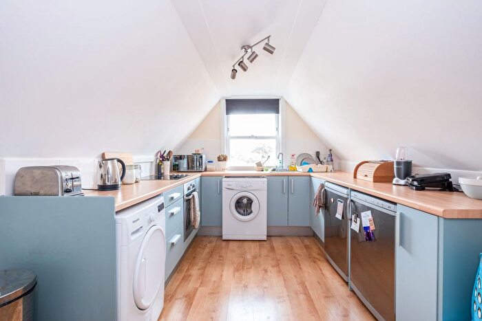 1 Bedroom Flat To Rent In High Street, Bagshot, GU19