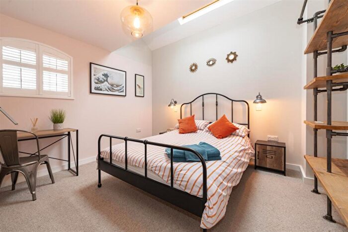 2 Bedroom Apartment To Rent In Thomas Street, Lewes, BN7