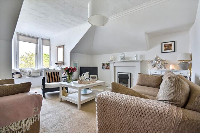 2 Bedroom Flat For Sale In Finnart Street, Inverclyde, Greenock, PA16