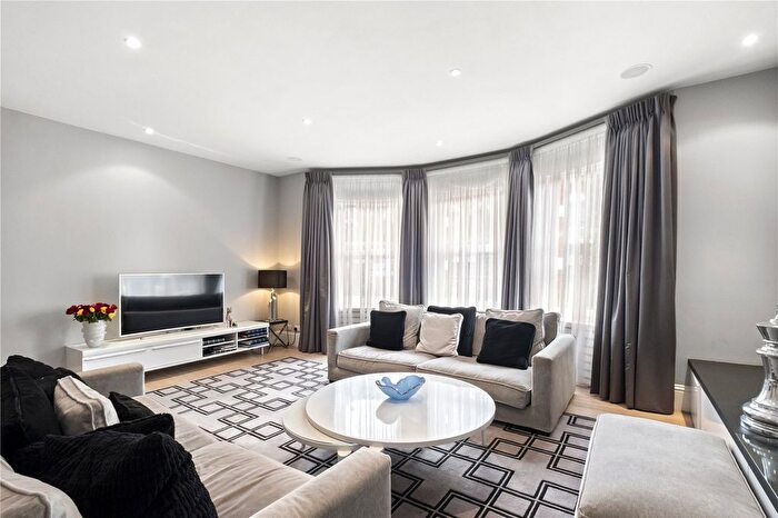 3 Bedroom Flat For Sale In Old Brompton Road, London, SW5