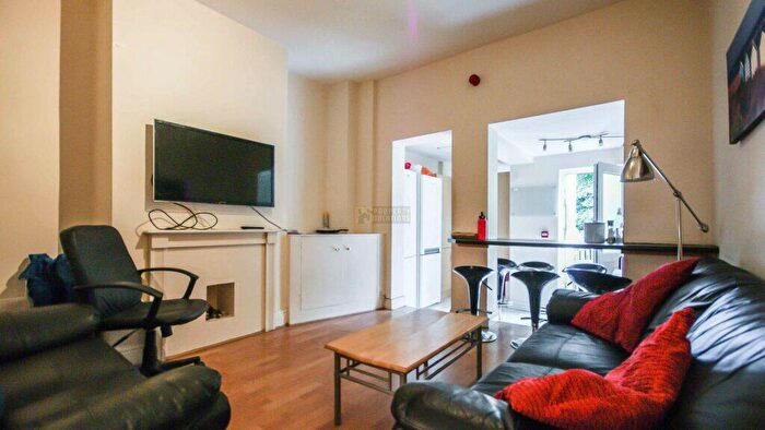 6 Bedroom Terraced House To Rent In Dawlish Road, Selly Oak, Birmingham, B29