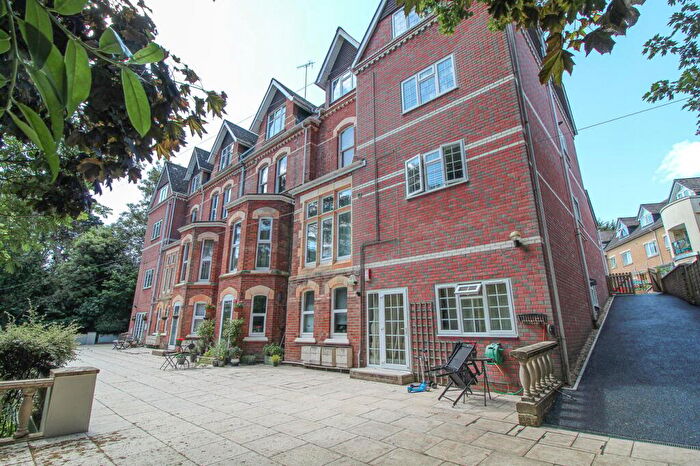 2 Bedroom Apartment For Sale In Bradburne Road, Bournemouth, BH2