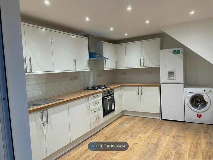 3 Bedroom End Of Terrace House To Rent In Teversham Drift, Cambridge, CB1