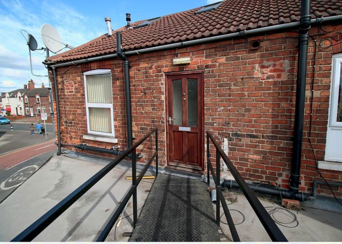 1 Bedroom Flat To Rent In A Broxholme Lane, Doncaster, DN1