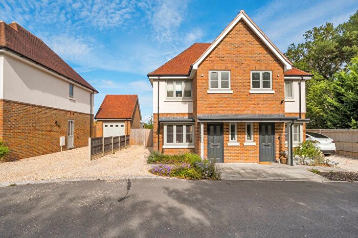 2 Bedroom Semi-Detached House For Sale In Meadow Way, Thatcham, RG19