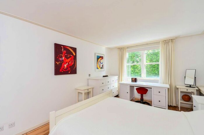 2 Bedroom Flat To Rent In Vincent Square, Westminster, London, SW1P
