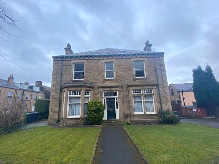 1 Bedroom Flat To Rent In Lindum House, King Street, Morley. Leeds, LS27