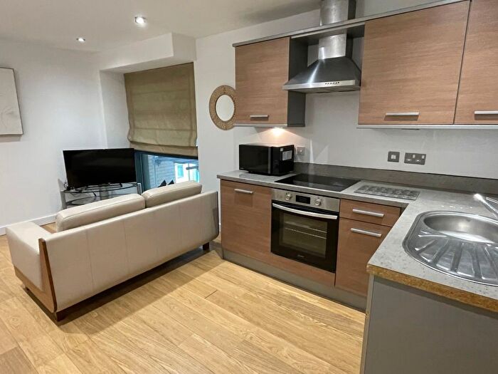 1 Bedroom Flat To Rent In Hunslet Road, Hunslet, Leeds, LS10