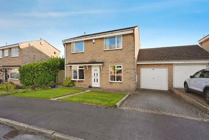 4 Bedroom Link Detached House For Sale In Thorndene Way, Bradford, BD4