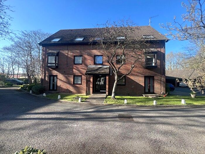 Studio To Rent In Staines, Surrey, TW18