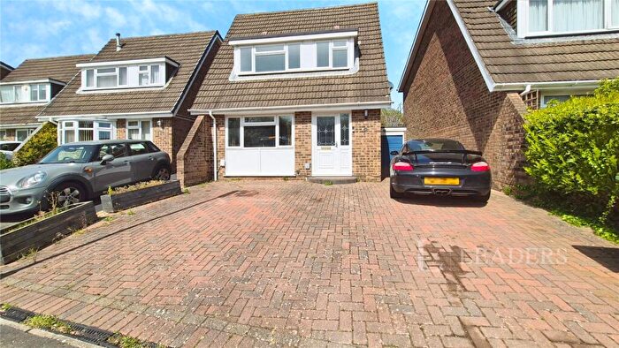 3 Bedroom Link Detached House For Sale In Devonshire Way, Fareham, Hampshire, PO14