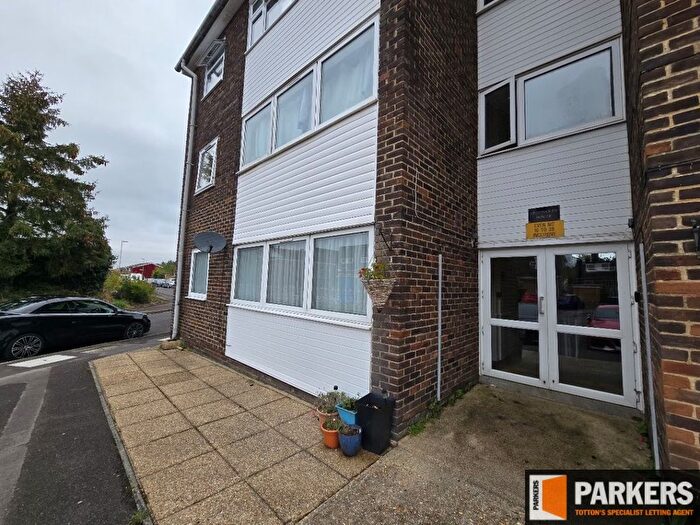 1 Bedroom Flat To Rent In Waterside, Hythe, SO45