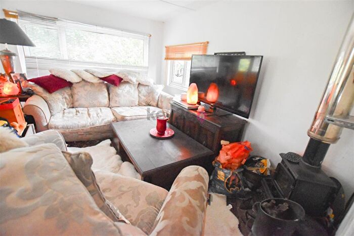 1 Bedroom Mobile/park Home For Sale In Bramley Park, Marsh Lane, Sheffield, S21