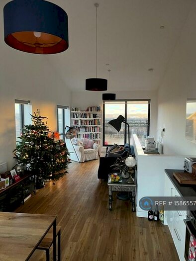 2 Bedroom Penthouse To Rent In Aire, Leeds, LS9