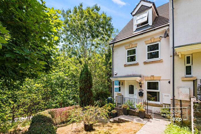 3 Bedroom End Terrace House For Sale In Primrose Walk, Pillmere, Saltash, Cornwall, PL12