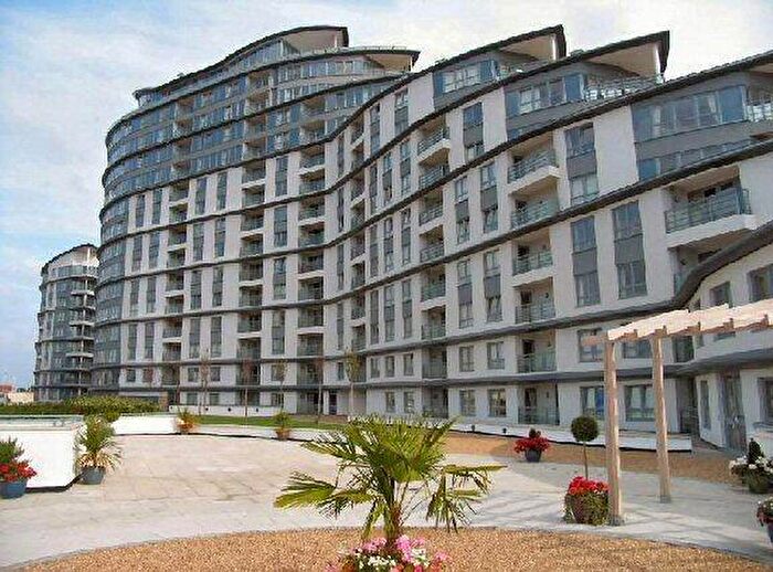 1 Bedroom Flat To Rent In Woking, Surrey, GU22