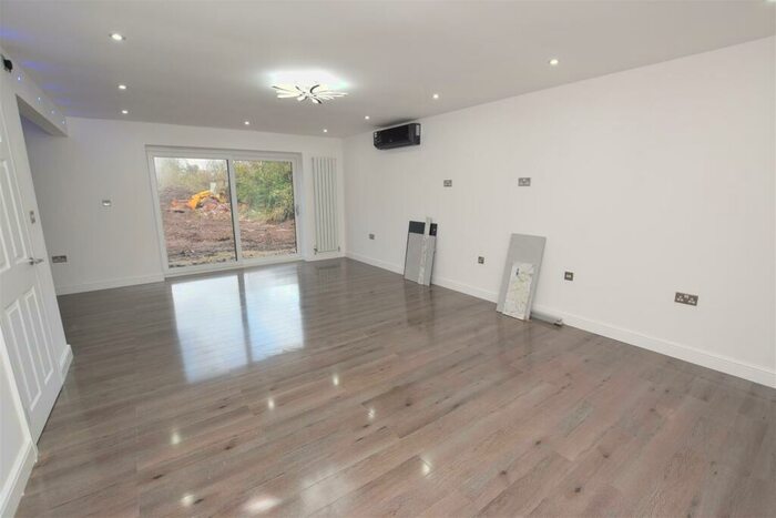 5 Bedroom Detached House For Sale In Poplars Close, New Waltham, DN36