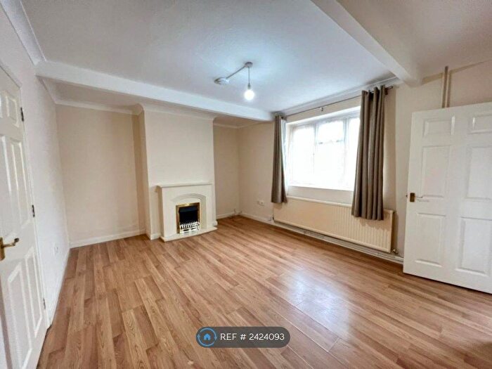 3 Bedroom Semi-Detached House To Rent In Tower Street, High Wycombe, HP13