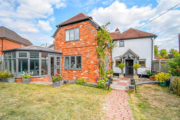 3 Bedroom Detached House For Sale In Clay Lane, Beenham, Reading, Berkshire, RG7