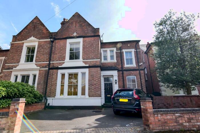 6 Bedroom Semi-Detached House To Rent In Warwick Place, Leamington Spa, CV32