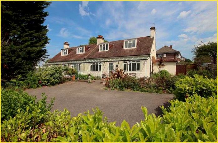 4 Bedroom Property To Rent In Orchard Way, Shirley, CR0