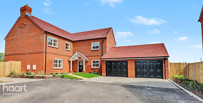 4 Bedroom Detached House For Sale In Valentines Meadow, Stewkley Village, LU7