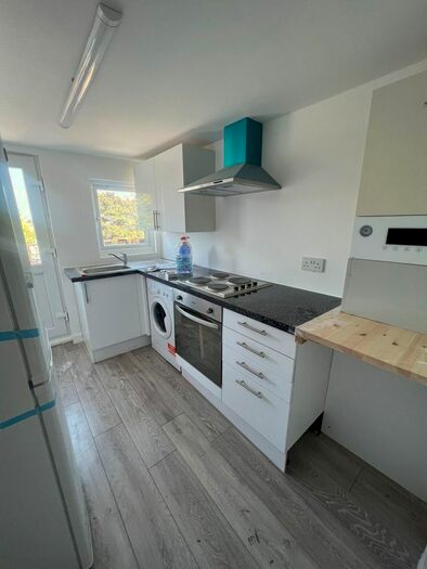2 Bedroom Flat To Rent In High Street, London, E13