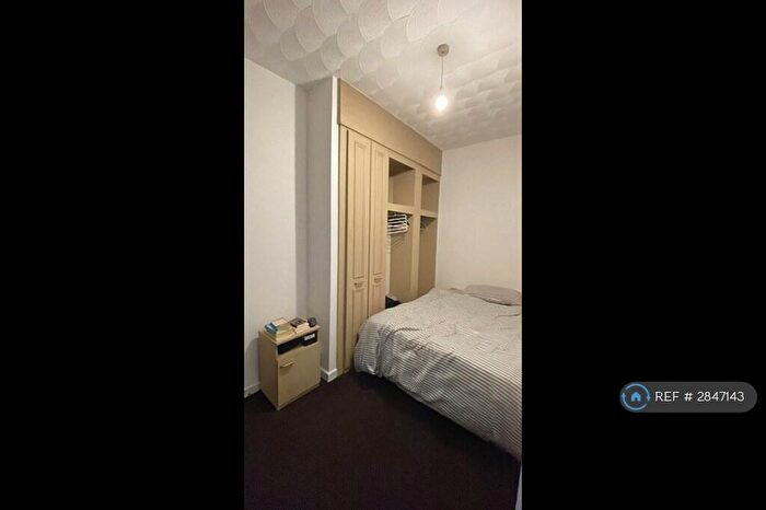 2 Bedroom Flat To Rent In Stamford St, Manchester, M16