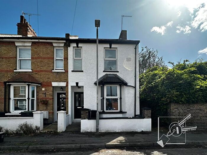 2 Bedroom End Of Terrace House To Rent In Coombe Road, Gravesend, DA12