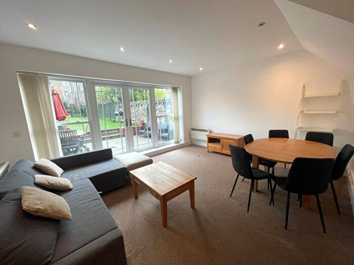 4 Bedroom Flat To Rent In Lorraine Road, Holloway, N7