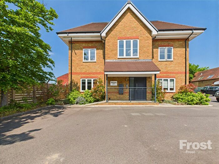 2 Bedroom Flat To Rent In Pitchers Yard, A Summers Road, Burnham, Bucks, SL1