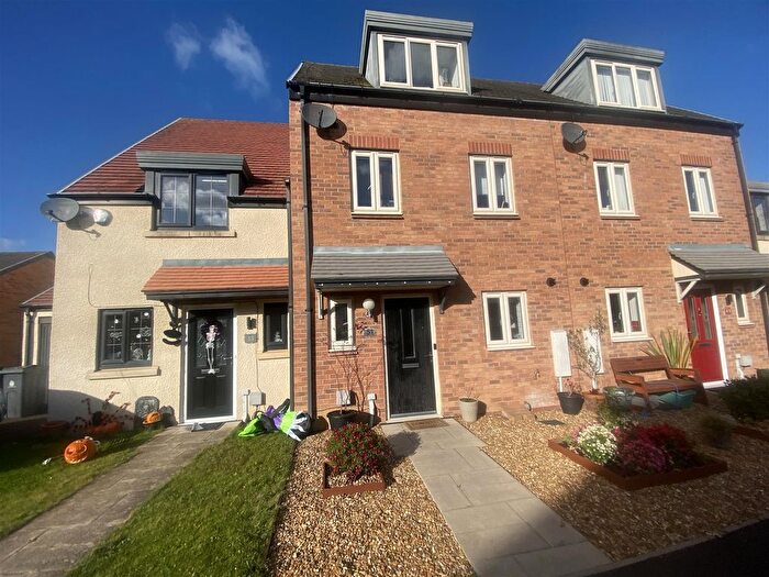 3 Bedroom Town House For Sale In Richardson Gardens, Shiremoor, Newcastle Upon Tyne, NE27