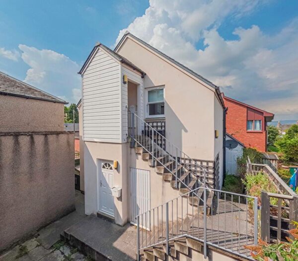 2 Bedroom Flat For Sale In High Street, Errol, PH2