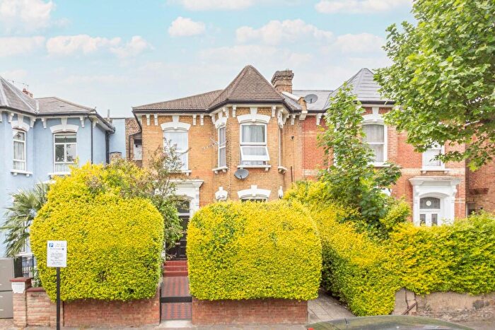 1 Bedroom Apartment For Sale In Fountayne Road, London, N16