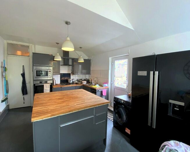 3 Bedroom Maisonette To Rent In Splott Road, Cardiff(City), CF24