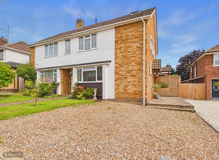 4 Bedroom Semi-Detached House For Sale In Meadow Walk, Bourne End, Buckinghamshire, SL8