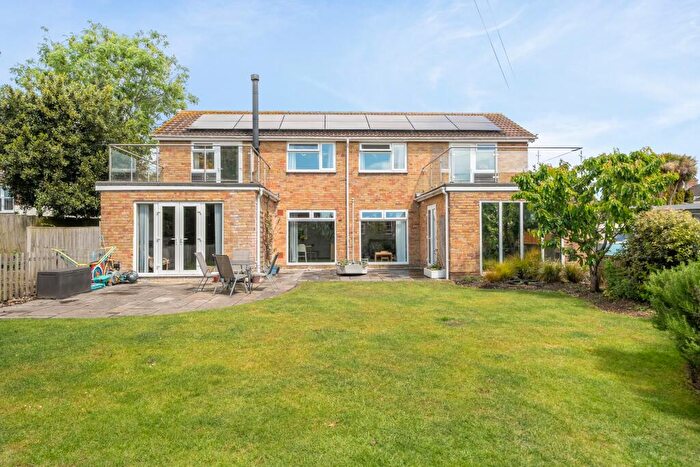 4 Bedroom Detached House For Sale In Grove Road, Fareham, PO16