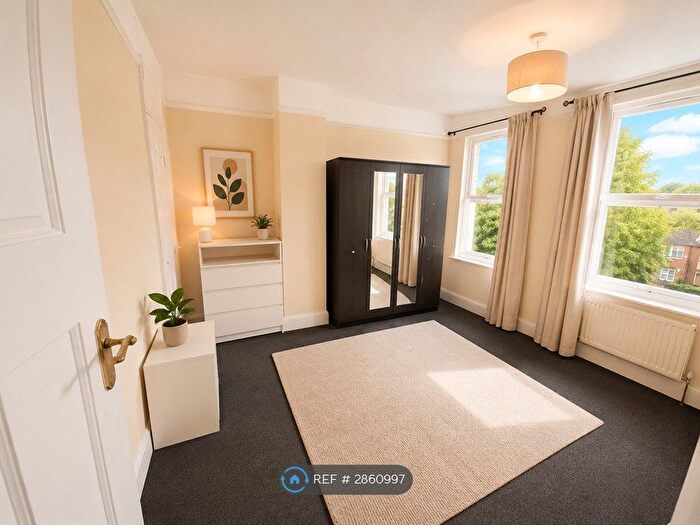 3 Bedroom Maisonette To Rent In Rowallen Parade, Dagenham, RM8