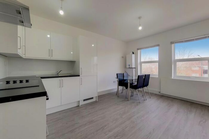 2 Bedroom Flat To Rent In London Road, London SW16