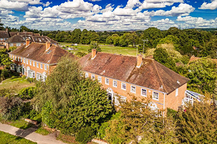 3 Bedroom House For Sale In Pound Cottages, Streatley On Thames, RG8