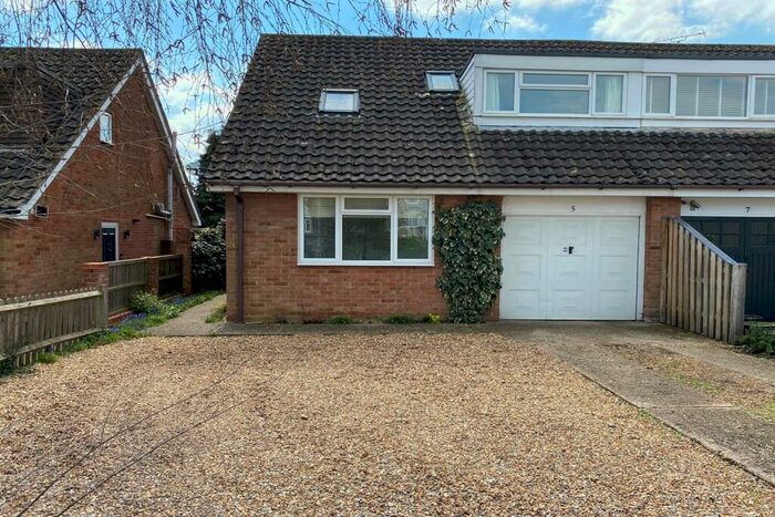 3 Bedroom Semi-Detached House To Rent In Shinfield, Reading, RG2