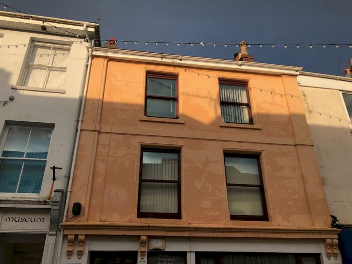 2 Bedroom Flat To Rent In Lower Fore Street, Saltash, PL12